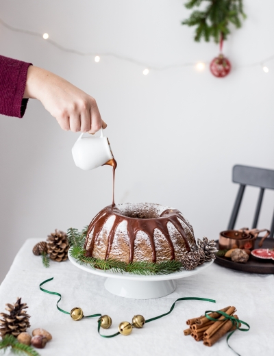 Vianočná perníková bábovka s karamelom